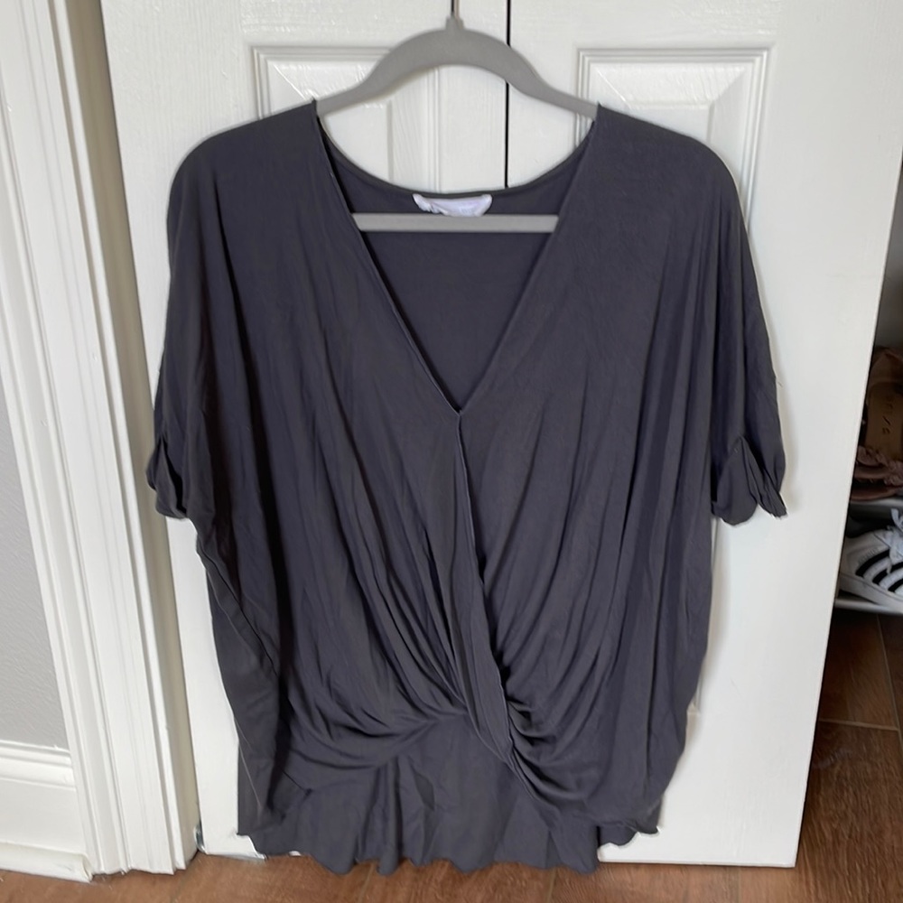 womens flowly top